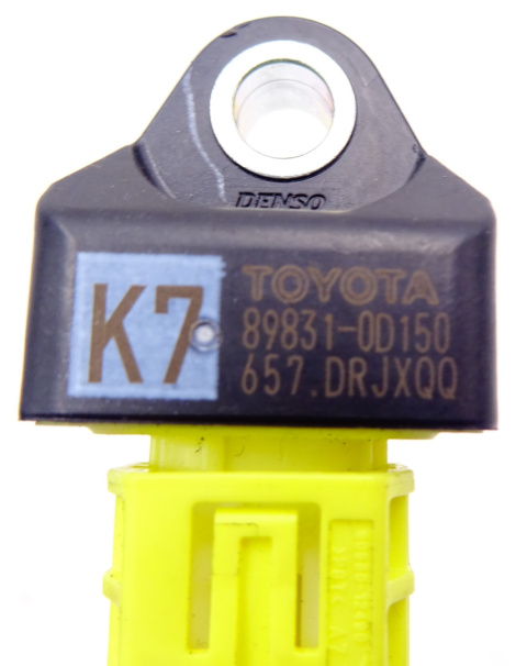 TOYOTA YARIS CROSS CZUJNIK UDERZENIA 89831-0D150 WTYCZKA TOYOTA YARIS CROSS CZUJNIK UDERZENIA 89831-0D150 WTYCZKA