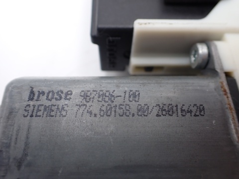 SEAT IBIZA III POLO FABIA SILNICZEK SZYBY PODNOŚNIKA LEWY PRZÓD OE EU BROSE