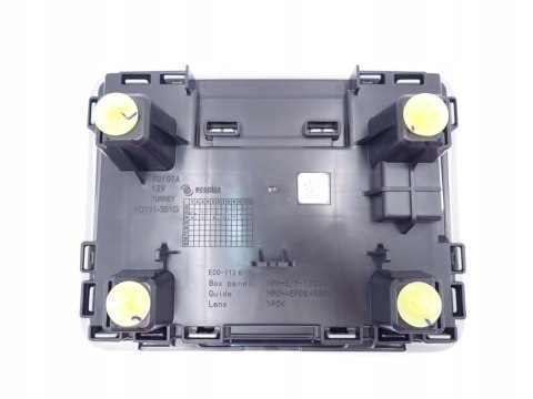 COROLLA E21 SWACE lampka oświetlenia wnętrza podsufitki kabiny 1D111-351G