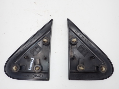 FORD TRANSIT CONNECT MK1 ZAŚLEPKA TRÓJKĄT BŁOTNIKA LEWY PRAWY PRZÓD KOMPLET