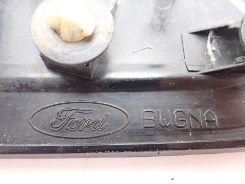 FORD TRANSIT CONNECT MK1 ZAŚLEPKA TRÓJKĄT BŁOTNIKA LEWY PRAWY PRZÓD KOMPLET