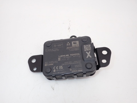 TOYOTA YARIS CROSS RADAR SENSOR CZUJNIK DISTRONIC 88210-52120 - JAK NOWY EU