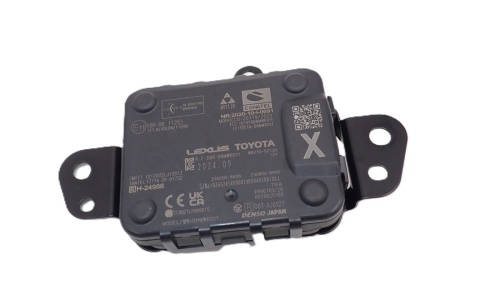 TOYOTA YARIS CROSS RADAR SENSOR CZUJNIK DISTRONIC 88210-52120 - JAK NOWY EU