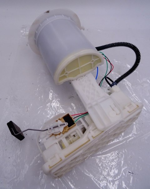 TOYOTA COROLLA E21 POMPA PALIWA 77020-02830 STAN JAK NOWA