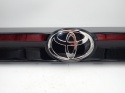 Toyota Yaris Cross LAMPA TYŁ KLAPA BLENDA ZNACZEK 768010D760 JAK NOWA OE EU