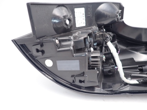 Toyota Yaris Cross LAMPA LEWY TYŁ BŁOTNIK LED 815600DE20 - JAK NOWA OE EU