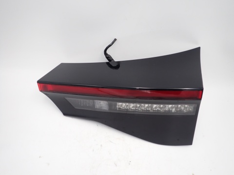 Toyota Yaris Cross LAMPA PRAWY TYŁ KLAPA LED 815800DB70 - JAK NOWA OE EU