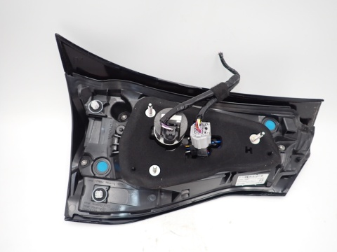 Toyota Yaris Cross LAMPA PRAWY TYŁ KLAPA LED 815800DB70 - JAK NOWA OE EU