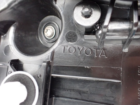 Toyota Yaris Cross LAMPA PRAWY TYŁ KLAPA LED 815800DB70 - JAK NOWA OE EU