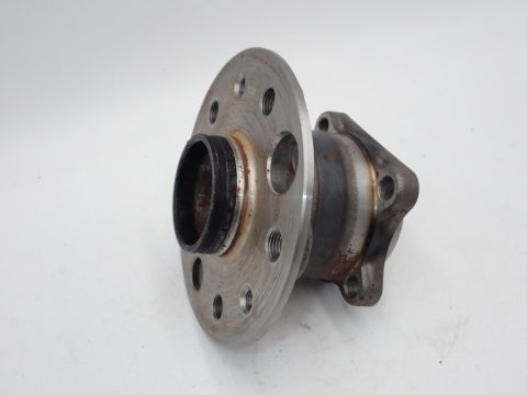 LEXUS NX 450 h+ -22 PIASTA ŁOŻYSKO TYŁ L=P 4X4 42410F6010 JAK NOWA OE EU