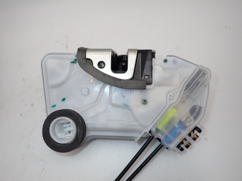 TOYOTA COROLLA E21 XII ZAMEK DRZWI PRAWY PRZÓD 4 PIN - jak nowy EUROPA OE