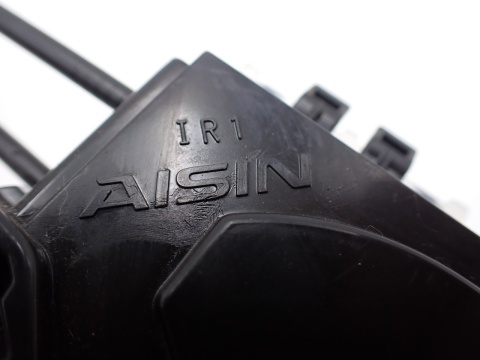 TOYOTA COROLLA E21 XII ZAMEK DRZWI PRAWY PRZÓD 4 PIN - jak nowy EUROPA OE