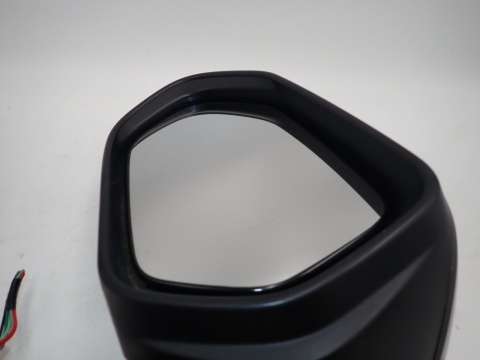 TOYOTA YARIS CROSS LUSTERKO LEWE 8 PIN KOD 10202200 LAKIERU 6X1 - JAK NOWE OE EUROPA