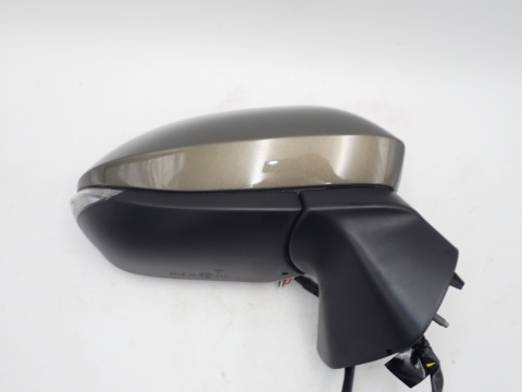 TOYOTA YARIS CROSS LUSTERKO PRAWE 8 PIN KOD 10201200 LAKIERU 6X1 - JAK NOWE OE EUROPA