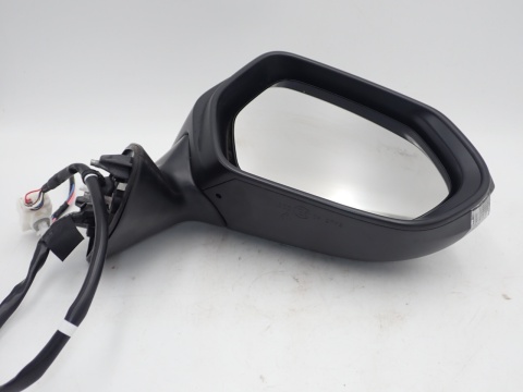 TOYOTA YARIS CROSS LUSTERKO PRAWE 8 PIN KOD 10201200 LAKIERU 6X1 - JAK NOWE OE EUROPA