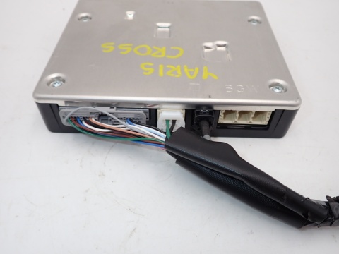 TOYOTA YARIS CROSS MODUŁ STEROWNIK 8674002270 8674102200 - JAK NOWY OE EU