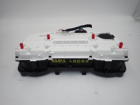 TOYOTA YARIS CROSS LICZNIK wyświetlacz prędkościomierz 83800F5D71 MB4573706500 XP207 JAK NOWY EUROPA OE